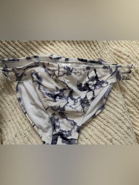 Swimsuits For All White and Gray Marble Bikini Bottom